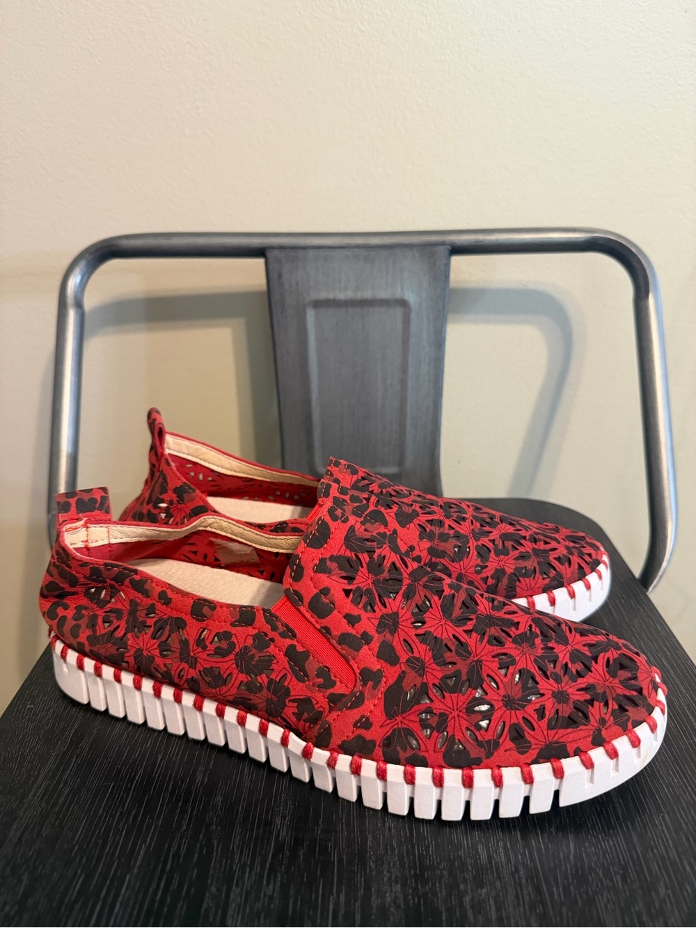Ilse Jacobsen Tulip 139 Red Black Leopard Floral Slip On Shoes 36